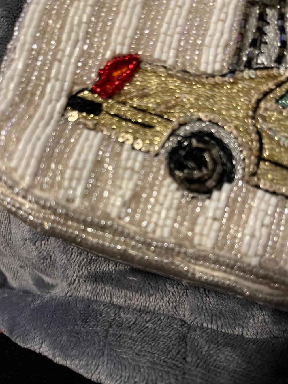 Beaded Ivory Taxi-Embroidered Shoulder Bag - Picture 10 of 12